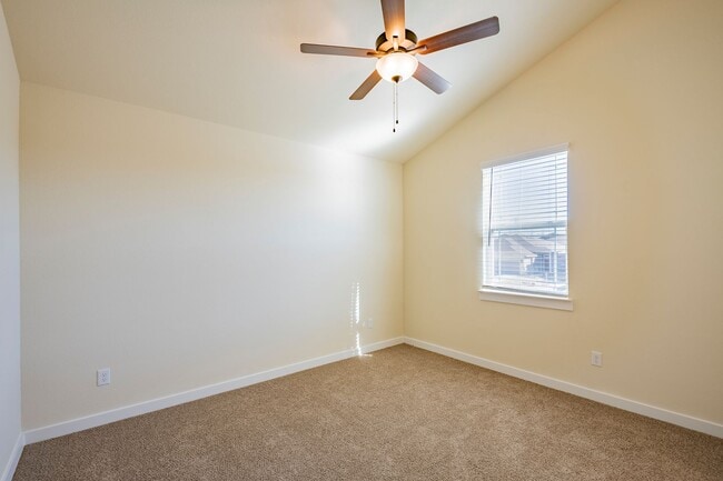 Building Photo - AVAILABLE NOW! GORGEOUS 2 BEDROOM FOUR PLEX LOCATED IN MIDLOTHIAN ISD!