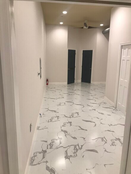 Building Photo - 809 N 2nd St