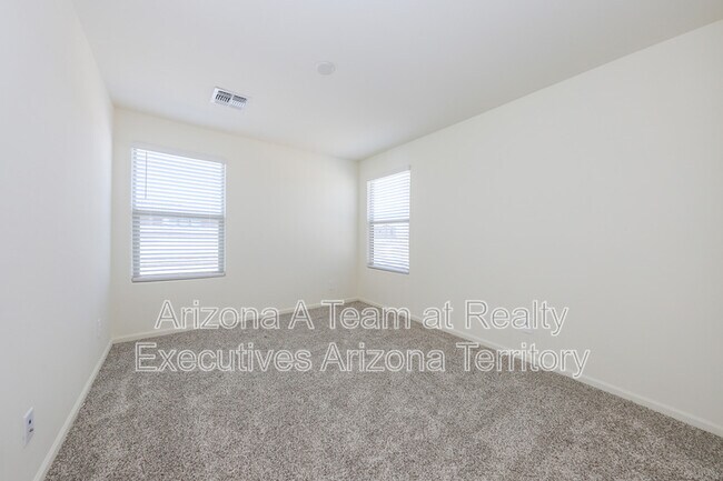 Building Photo - 7867 S Walnutview Dr
