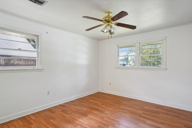 Building Photo - 9441 Sharla Dr