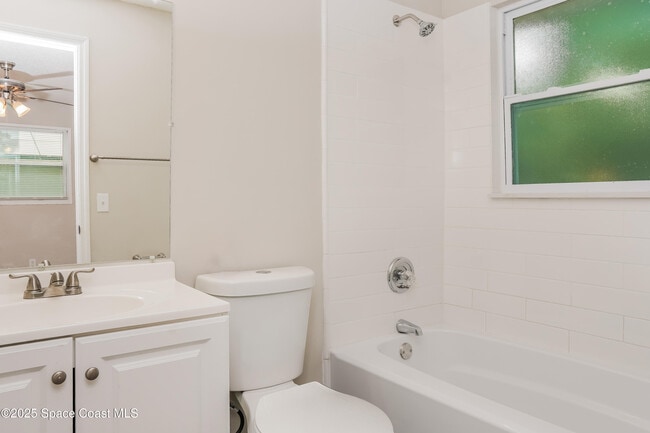 Building Photo - 3216 1st Pl