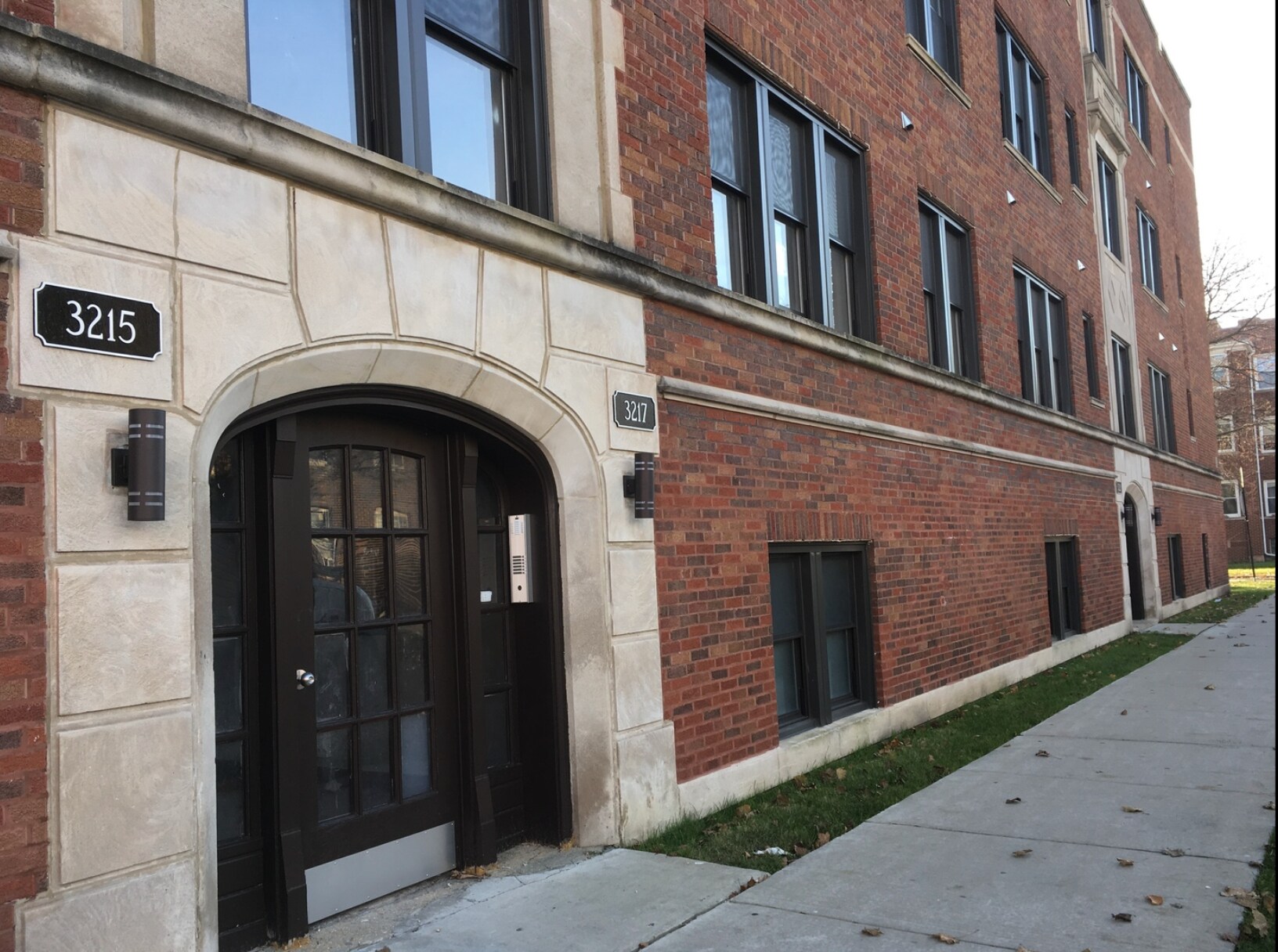 Building Photo - 3217 W Cullom Ave