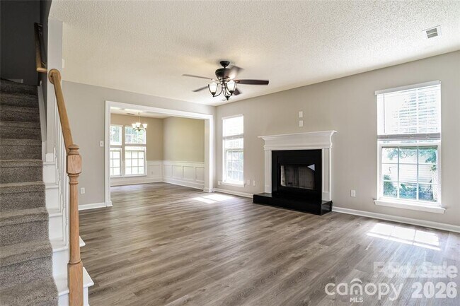 Building Photo - 12125 Winghurst Dr