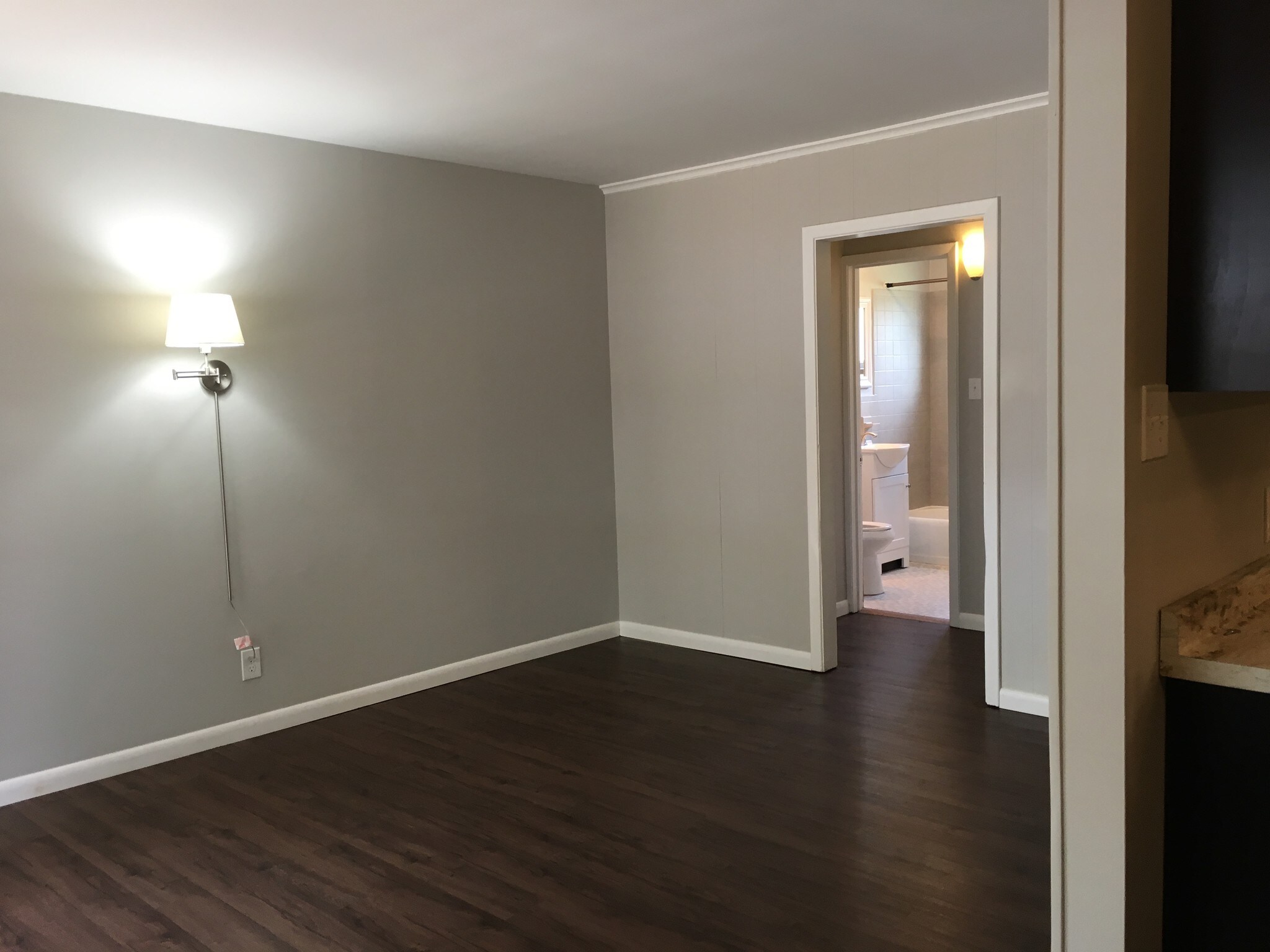 Building Photo - 2223 Laurel Ave