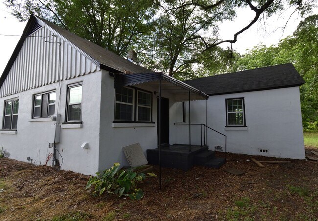 Building Photo - 4136 Sunset Ave