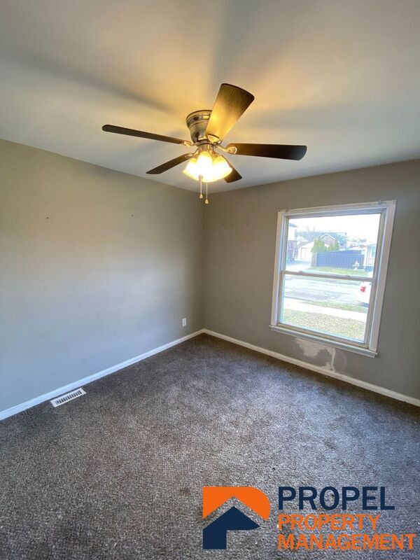 Building Photo - 1537 Chandler Ave