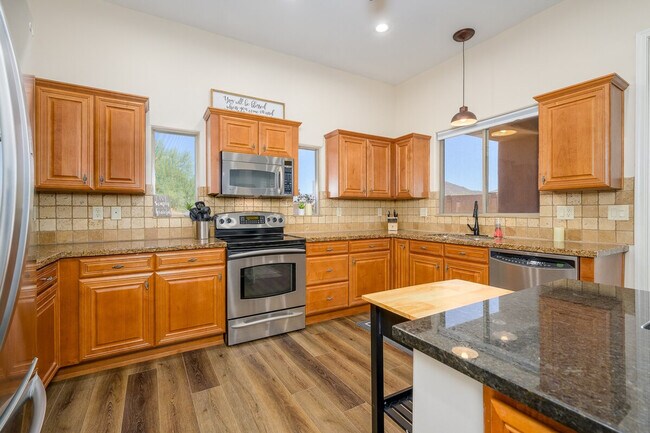 Building Photo - 39609 N 2nd Way