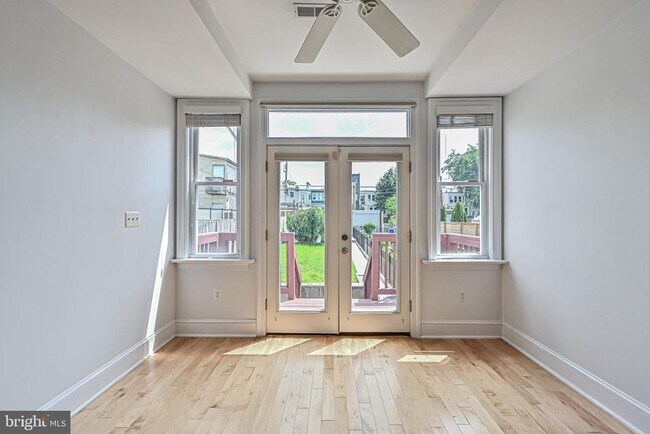 Building Photo - 512 Varnum St NW