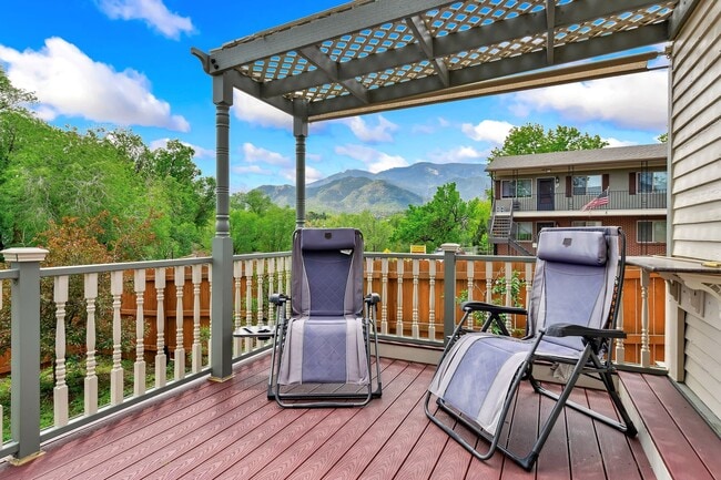 Building Photo - Charming Westside 4 Bedroom Home