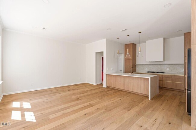 Building Photo - 5 Silverbell Ct