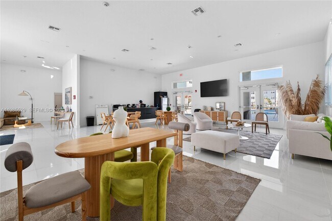 Building Photo - 1230 Southstation Pl