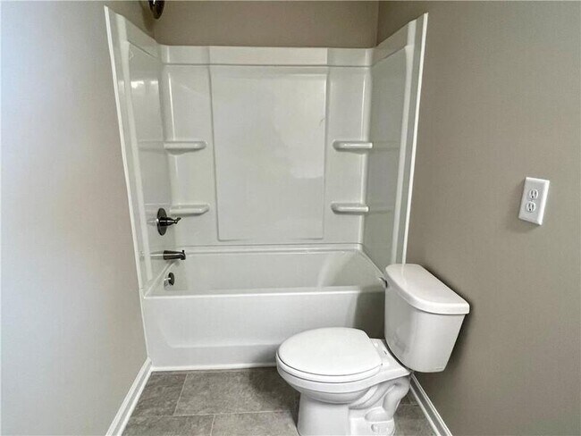 Building Photo - 110 Auburn Xing Wy