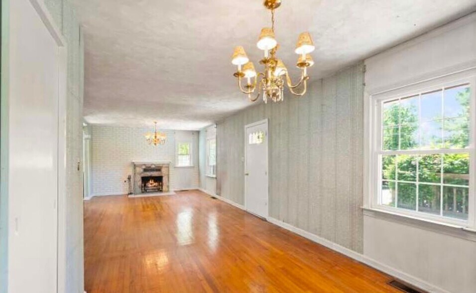 Building Photo - 2602 Stone Hedge Dr