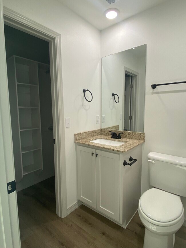 Building Photo - 416 E G St