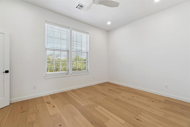 Building Photo - 18821 Selah Wy