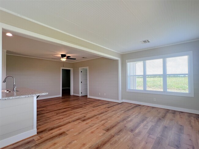 Building Photo - 12201 Emshoff Rd