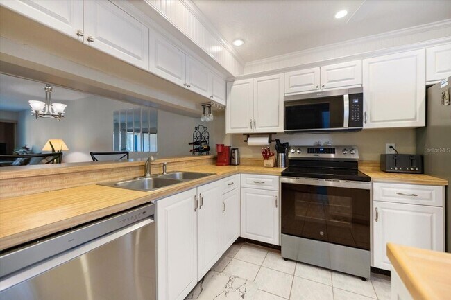 Building Photo - 898 Bird Bay Way