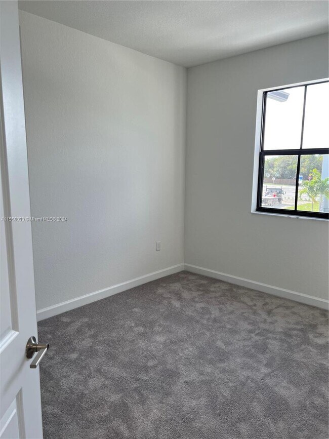 Building Photo - 13405 SW 287th Ter