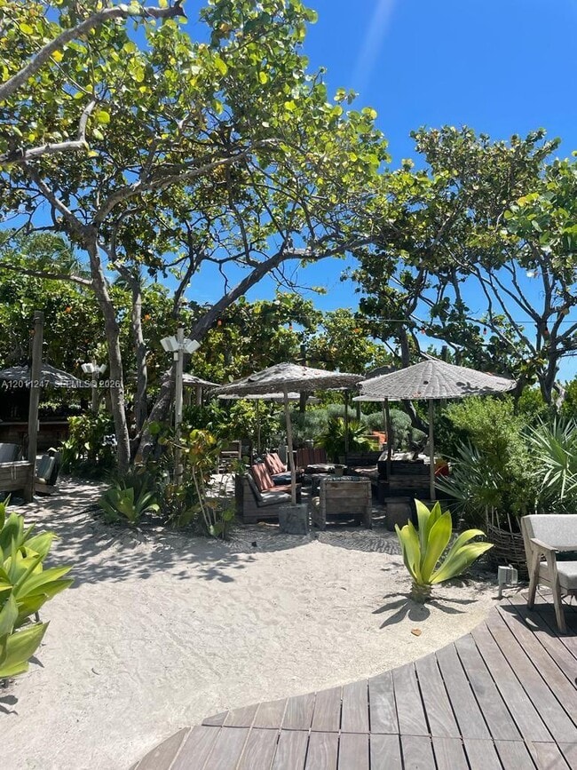 Building Photo - 2301 Collins Ave