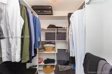 Building Photo - 6770 Indian Creek Dr