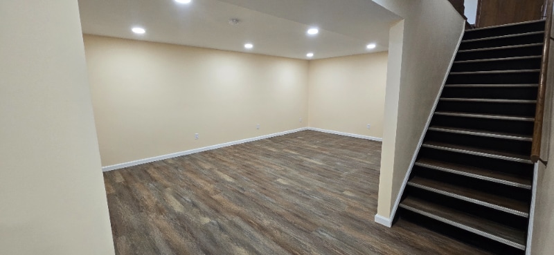 Building Photo - 409 Oak Park Dr
