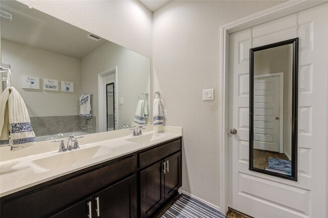 Building Photo - 1615 Goose Island Ln