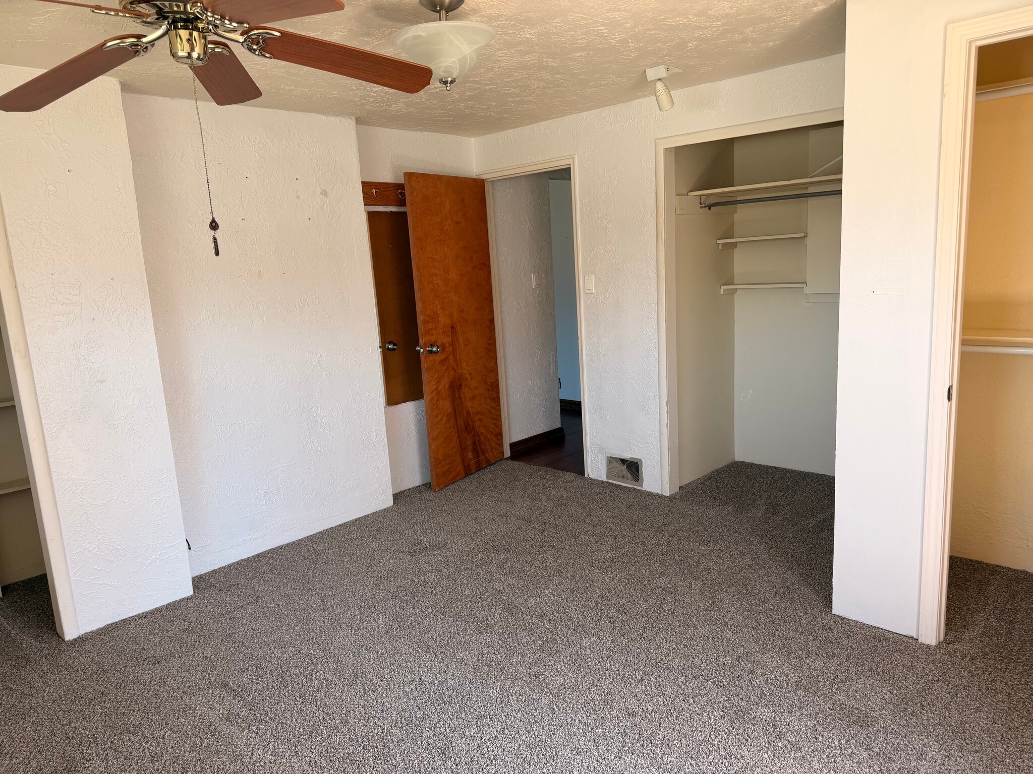 Building Photo - 113 Stull Ct