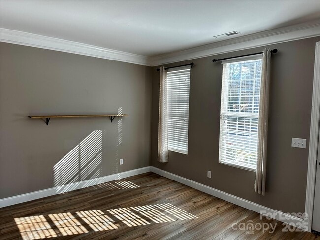 Building Photo - 15808 Sharon Dale Dr