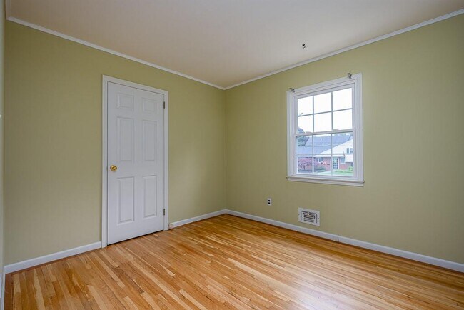 Building Photo - 12 Gerken Dr
