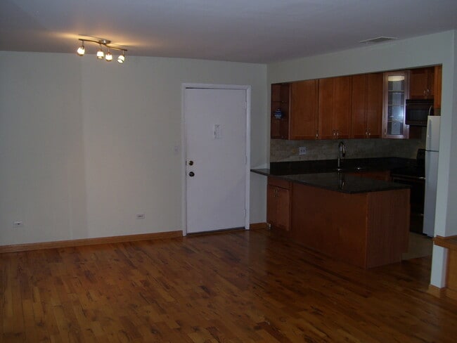 Primary Photo - 5538 E Lake Dr