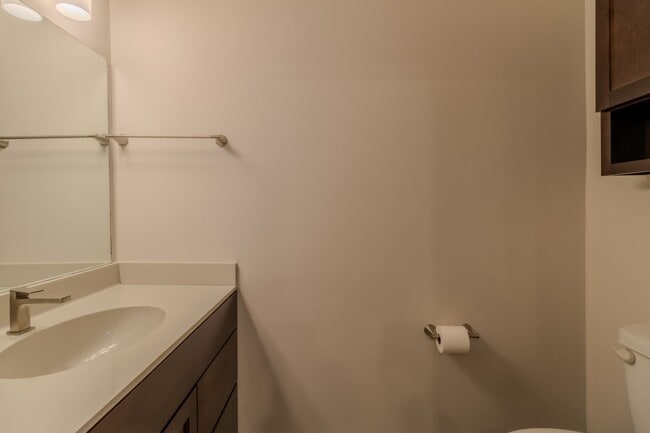 Building Photo - Trailside Condo-2 Bd 2.5 Bath