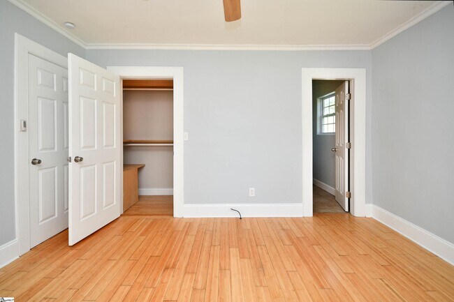 Building Photo - 204 Parkins Mill Rd