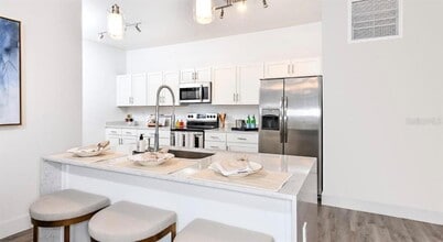 Building Photo - 4802 SW 34th Pl