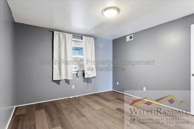 Building Photo - 5676 Meadow Ln