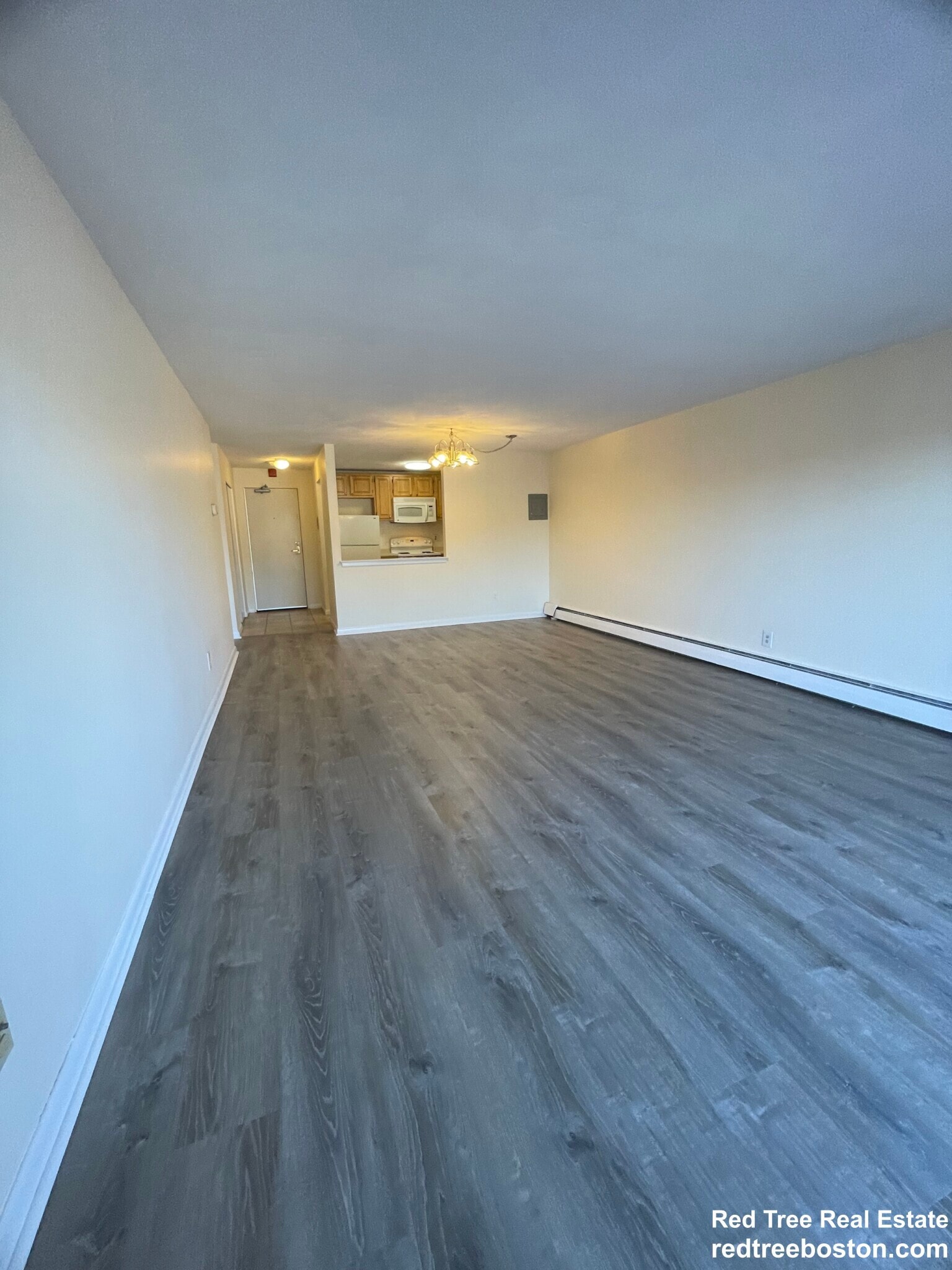 Building Photo - 245 Main St