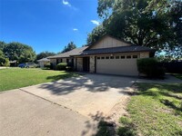 Building Photo - 1006 Meadowlark Ln