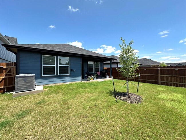 Building Photo - 504 Sandringham Lp