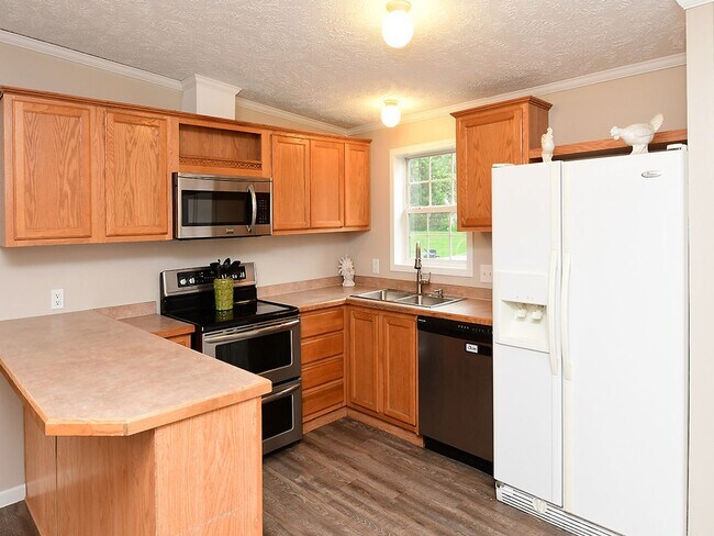 Building Photo - 38 Cypress St