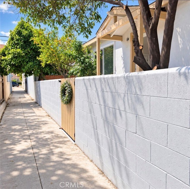 Building Photo - 7031 Hood Ave