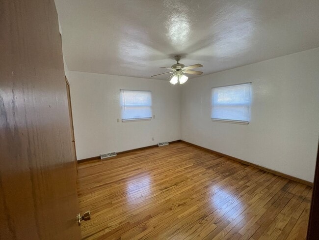 Building Photo - 525 E 47th St