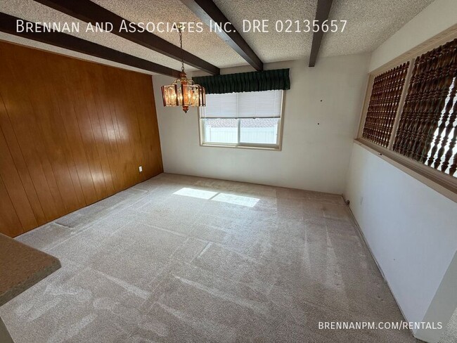 Building Photo - 3 bed 2 bath, Fletcher Hills, View, All Ap...