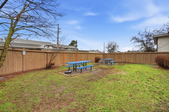 Building Photo - 3106 E 27th Ave