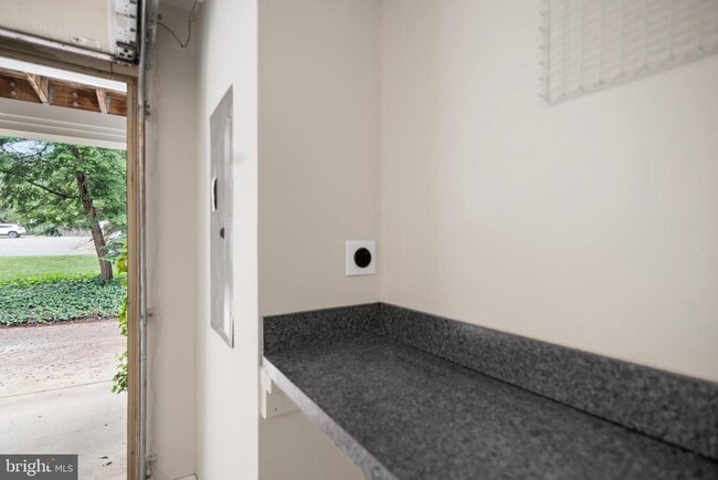 Building Photo - 508 S Fayette St