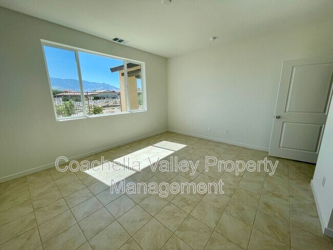 Building Photo - 11611 S Crescent St