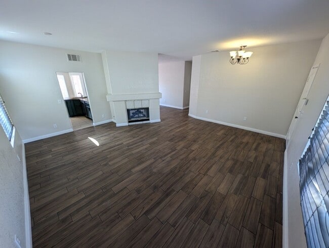 Building Photo - 731 Rising Star Dr