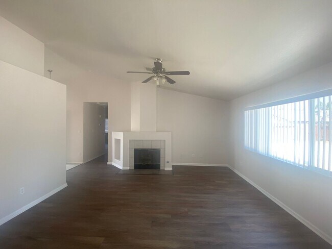 Building Photo - Silver Creek Beauty