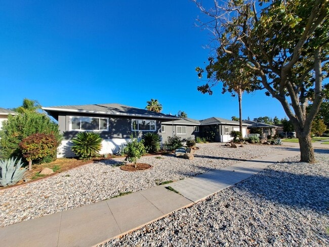 Primary Photo - Beautiful 6-Bedroom Home with Pool & Outdo...