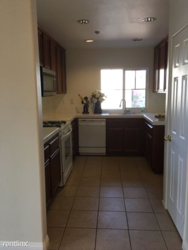 Building Photo - 2 br, 2 bath Condo - 25898 Iris Ave A Unit A
