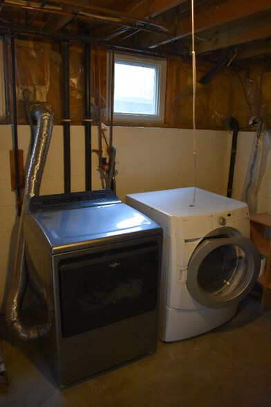 Building Photo - 3211 Southern Hills Dr