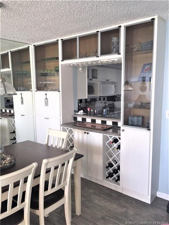 Building Photo - 9900 S Ocean Dr